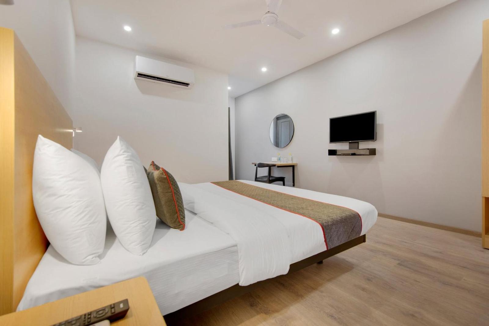 Hotel Aerotech Near Delhi Airport Új-Delhi Kültér fotó