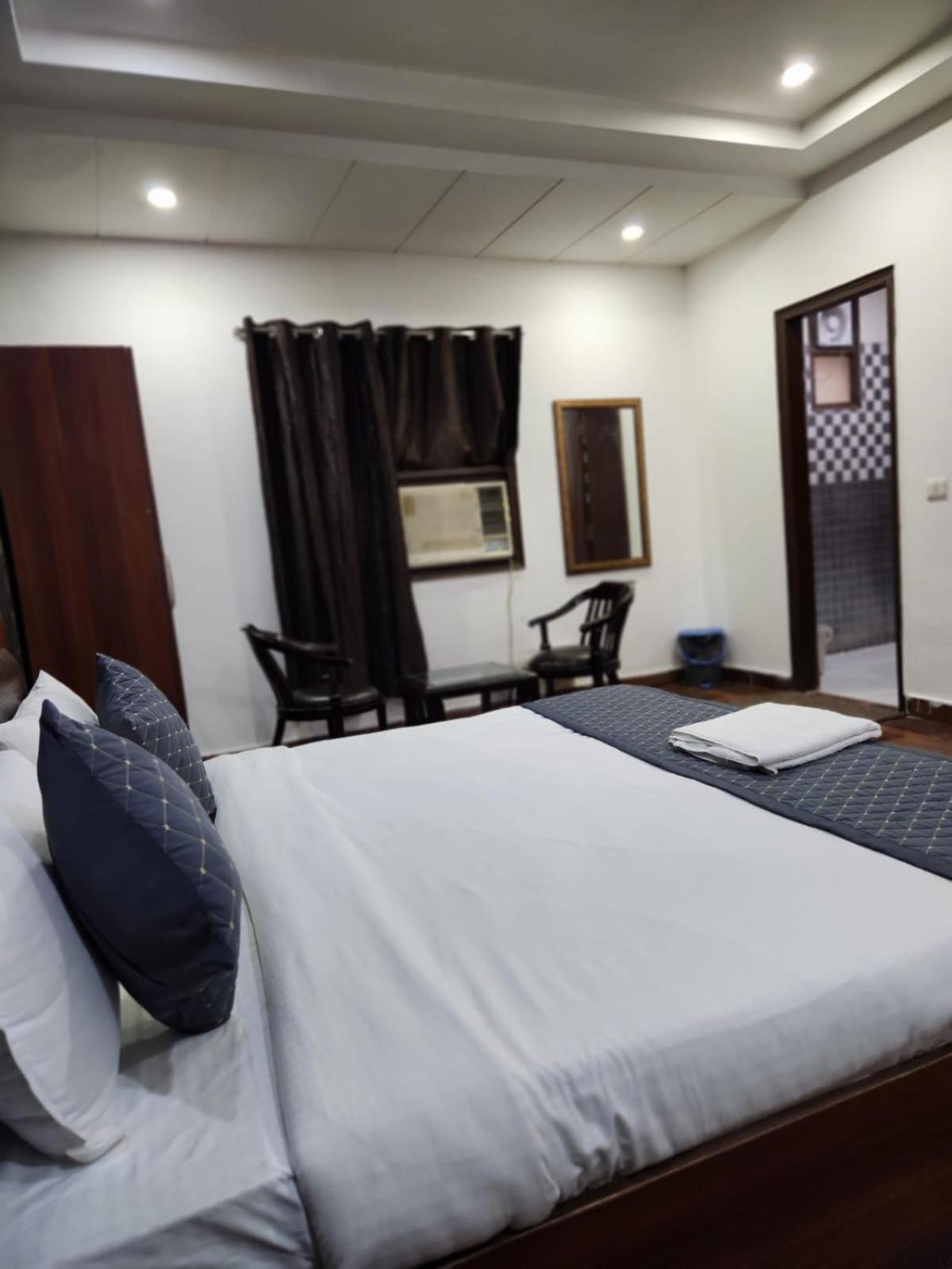 Hotel Aerotech Near Delhi Airport Új-Delhi Kültér fotó
